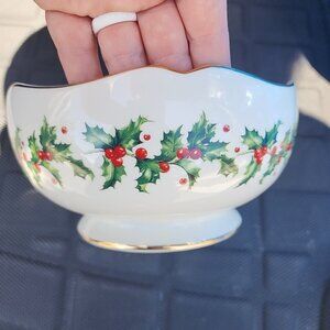 Vintage Lenox 7" Teleflora Bowl Christmas Holly/Berries Scalloped Gold Trim